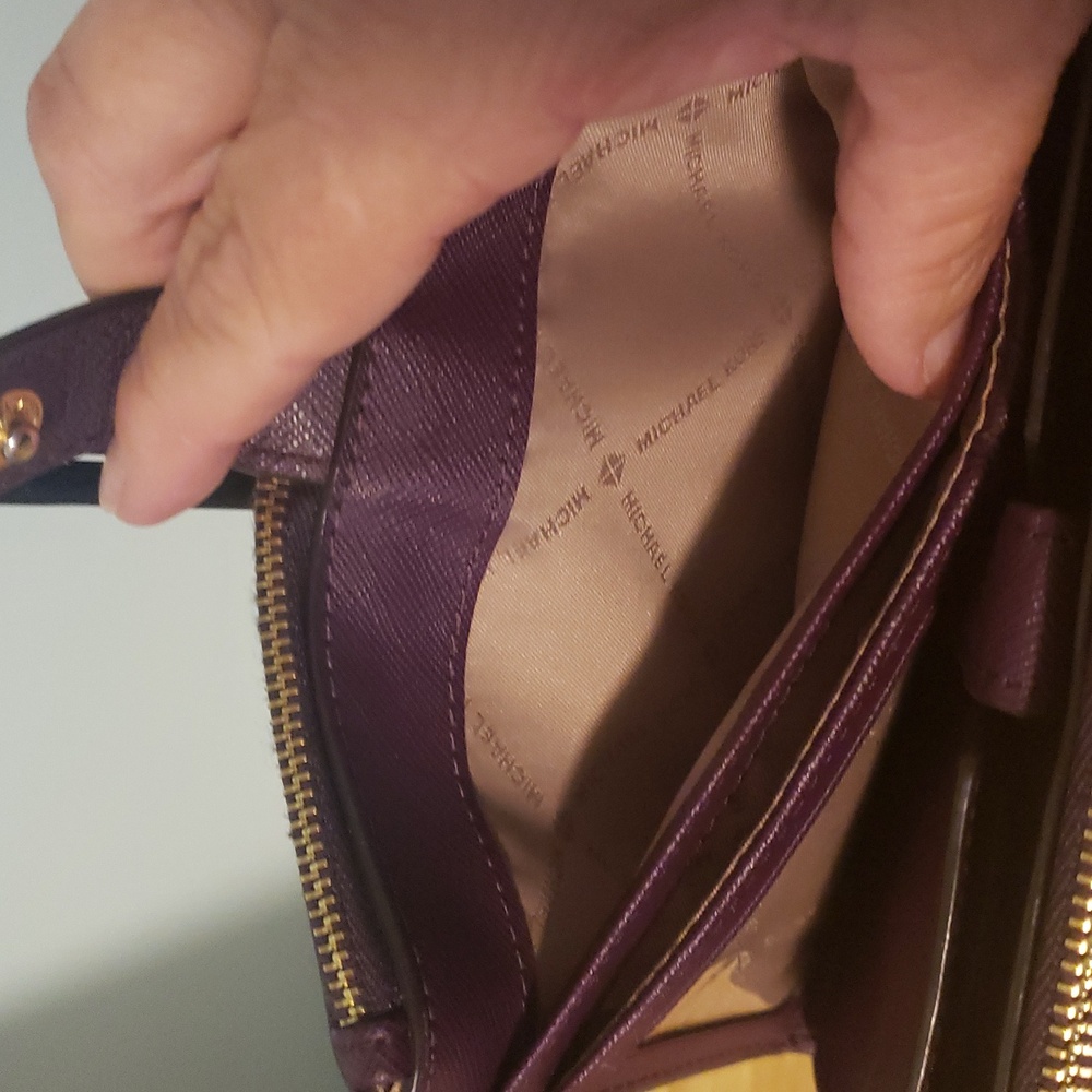 Michael Kors Jet Set Double Zip Wristlet Plum Color Design (#54) - Picture 9 of 13